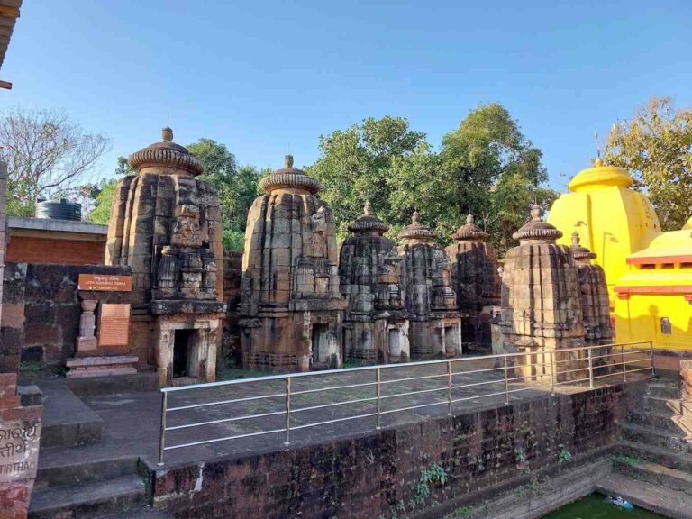 asthasambhu temple bhubaneswara